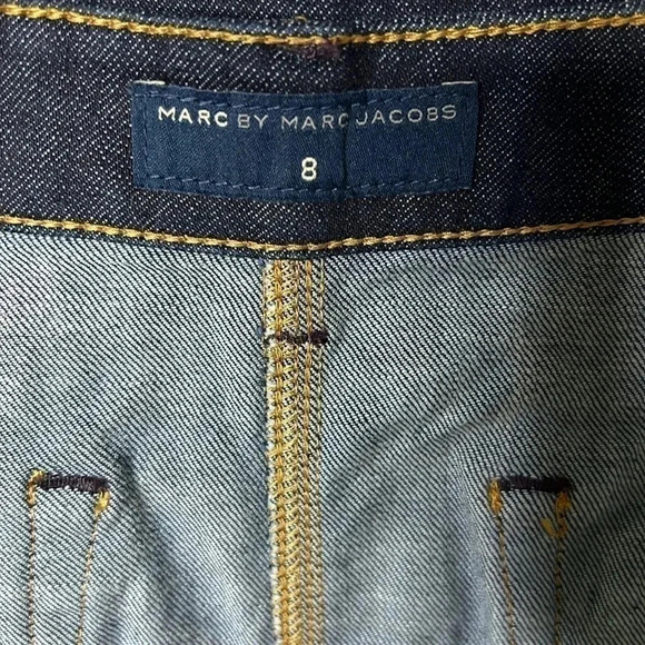 Marc by Marc Jacobs dark blue wash monogrammed size 8 mini skirt NWOT - Picture 4 of 8